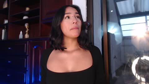 Snapshot of laura_golden1 chatting on 12/12/24, 10:31 lLAURA online show from 12/12/24, 10:31