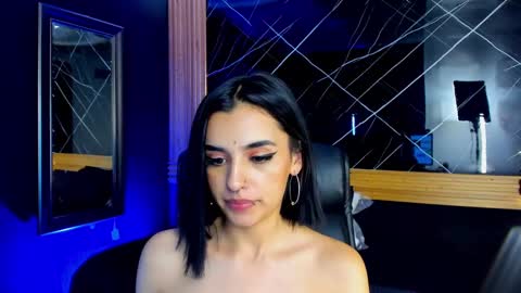 Snapshot of laura_hentai chatting on 12/11/24, 07:25 Laura online show from 12/11/24, 07:25