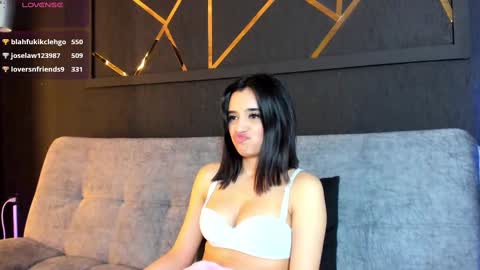 Snapshot of laura_hentai chatting on 03/01/25, 09:18 Laura online show from 03/01/25, 09:18