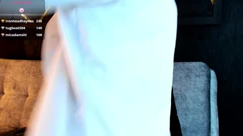 Snapshot of laura_hentai chatting on 03/04/25, 06:47 Laura online show from 03/04/25, 06:47