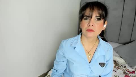 laura hotties online show from 11/22/25, 01:10