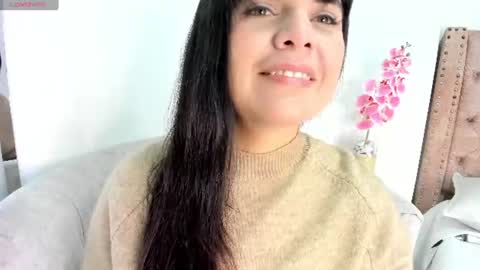 Snapshot of laura_hotties chatting on 07/04/26, 01:39 laura hotties online show from 07/04/26, 01:39