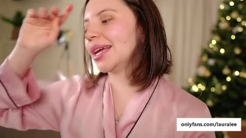 Laura Lee. online show from 12/16/24, 02:04