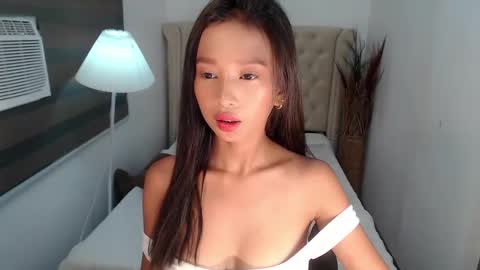 Snapshot of laura_leighxx chatting on 03/11/25, 01:59 Laura leighxx online show from 03/11/25, 01:59