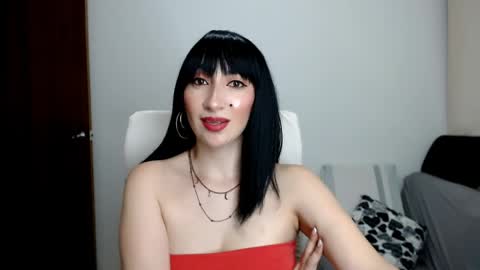 Laura online show from 04/23/26, 01:29