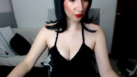 Laura online show from 07/07/26, 10:03