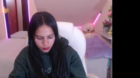 Snapshot of laura_pink22 chatting on 12/24/24, 09:22 Laura Pink online show from 12/24/24, 09:22