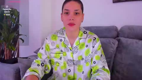 Laura Rose online show from 01/11/25, 06:23