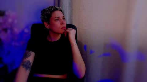 Laura Rose online show from 11/16/25, 06:02