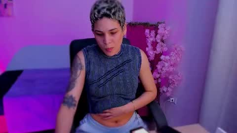 Laura Rose online show from 11/25/25, 08:20