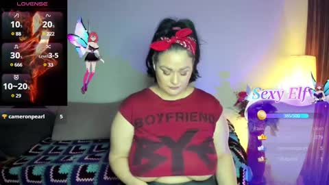 Snapshot of laura_sinner chatting on 03/08/25, 08:03 Laura online show from 03/08/25, 08:03