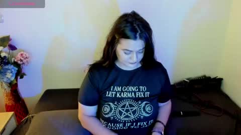 Snapshot of laura_sinner chatting on 06/15/26, 10:01 Laura online show from 06/15/26, 10:01