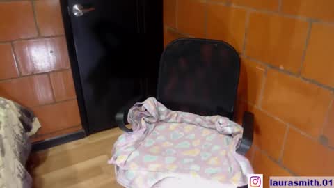 Laura  independent model Next show Monday 2th December online show from 03/04/25, 07:01