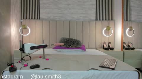 laura online show from 11/21/25, 03:11