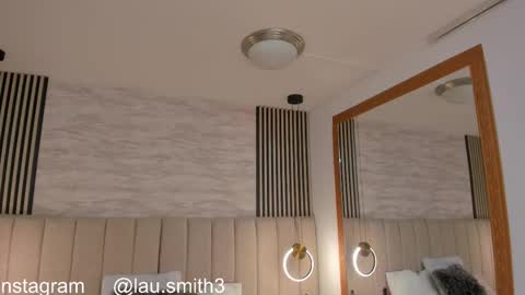 laura online show from 12/05/25, 03:20