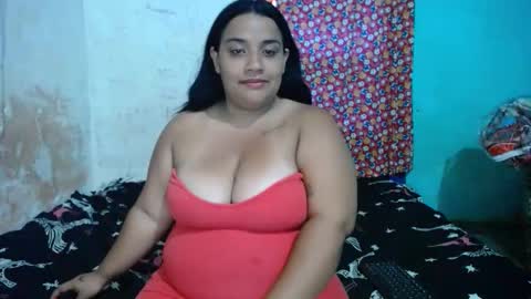 Snapshot of laura_sofia23 chatting on 02/26/26, 05:34 laura_sofia23 online show from 02/26/26, 05:34