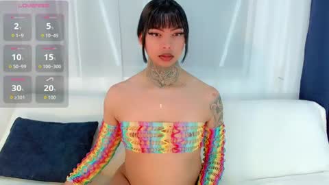 Laura online show from 07/17/26, 07:26