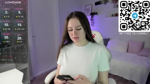 Snapshot of lauraa_collins chatting on 03/21/26, 12:59 kate online show from 03/21/26, 12:59