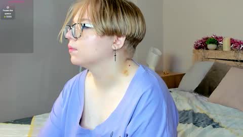 Snapshot of lauraaa_smith chatting on 02/18/26, 12:39 Laura online show from 02/18/26, 12:39