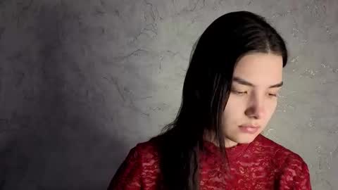 Snapshot of lauraback chatting on 02/02/26, 11:31 Laura online show from 02/02/26, 11:31