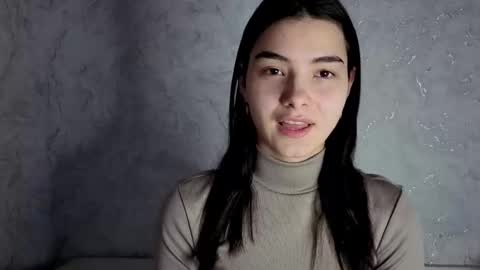 Snapshot of lauraback chatting on 02/26/26, 01:10 Laura online show from 02/26/26, 01:10