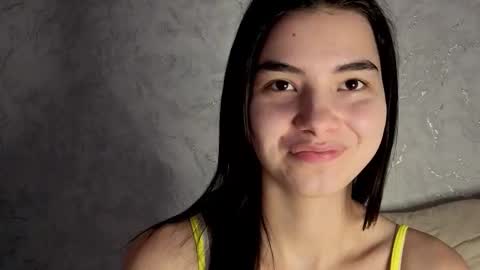 Snapshot of lauraback chatting on 03/01/26, 08:05 Laura online show from 03/01/26, 08:05