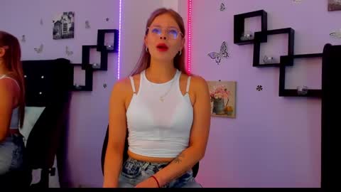 Snapshot of laurablue_ chatting on 12/26/24, 08:21 Laura Blue online show from 12/26/24, 08:21