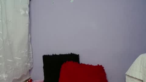 Snapshot of lauracb_ chatting on 01/01/25, 05:01 lauracb online show from 01/01/25, 05:01