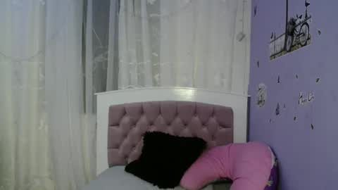 Snapshot of lauracb_ chatting on 01/12/25, 08:25 lauracb online show from 01/12/25, 08:25