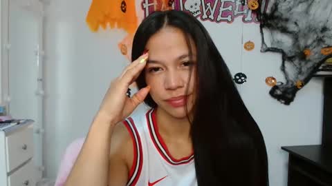 Snapshot of lauracb_ chatting on 10/19/25, 07:14 lauracb online show from 10/19/25, 07:14