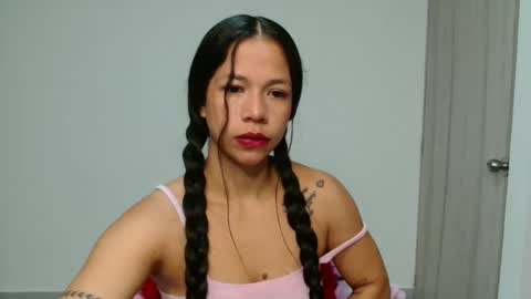 Snapshot of lauracb_ chatting on 11/19/25, 07:19 lauracb online show from 11/19/25, 07:19