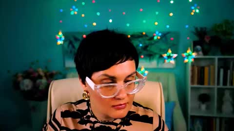 lauradavidsons online show from 10/29/25, 06:42