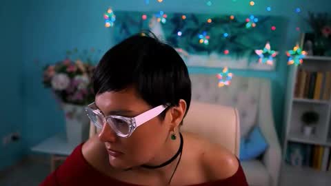 lauradavidsons online show from 11/02/25, 04:20