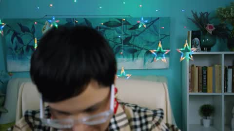 lauradavidsons online show from 11/05/25, 05:57