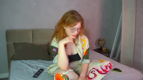 Snapshot of lauradennis chatting on 04/15/26, 04:36 Laura online show from 04/15/26, 04:36