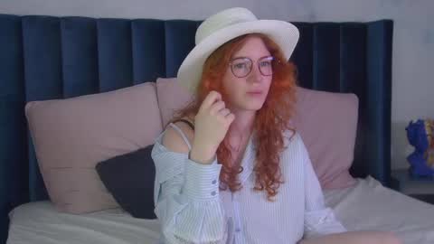 Snapshot of lauradennis chatting on 05/31/26, 04:36 Laura online show from 05/31/26, 04:36