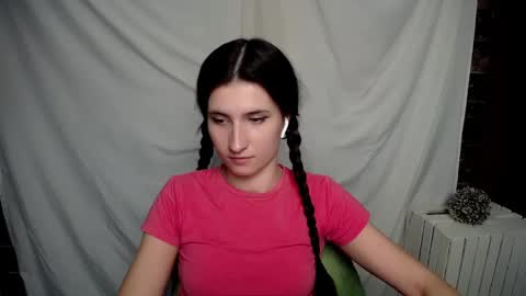 Snapshot of lauradre_ chatting on 02/11/25, 12:27 Laura online show from 02/11/25, 12:27