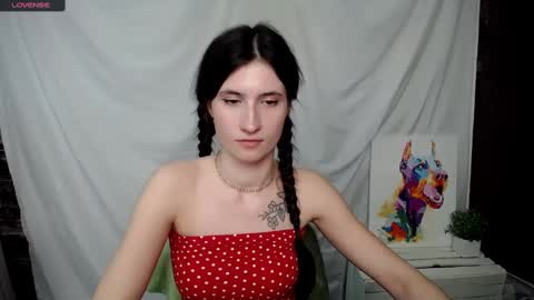 Snapshot of lauradre_ chatting on 03/10/25, 11:42 Laura online show from 03/10/25, 11:42