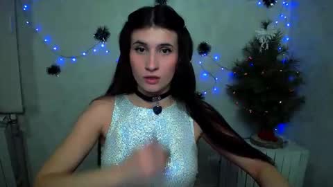 Snapshot of lauradre_ chatting on 12/21/25, 11:17 Laura online show from 12/21/25, 11:17