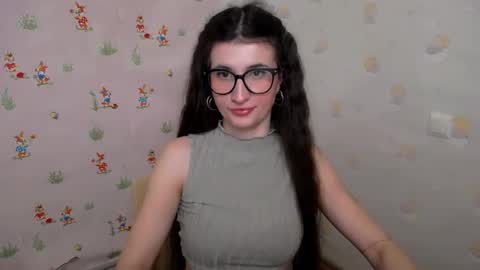 Snapshot of lauradre_ chatting on 02/14/26, 08:44 Laura online show from 02/14/26, 08:44