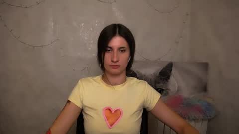 Snapshot of lauradre_ chatting on 06/23/26, 11:19 Laura online show from 06/23/26, 11:19