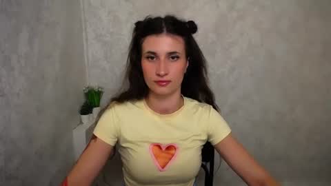 Snapshot of lauradre_ chatting on 06/27/26, 09:14 Laura online show from 06/27/26, 09:14