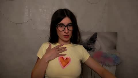 Snapshot of lauradre_ chatting on 06/30/26, 10:05 Laura online show from 06/30/26, 10:05