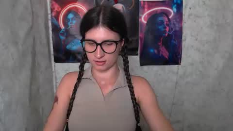 Snapshot of lauradre_ chatting on 07/04/26, 07:36 Laura online show from 07/04/26, 07:36