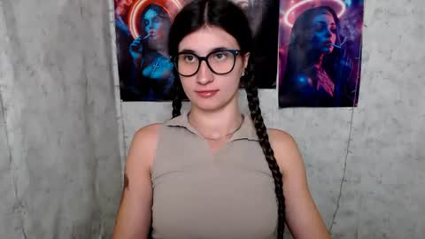 Snapshot of lauradre_ chatting on 07/12/26, 09:33 Laura online show from 07/12/26, 09:33