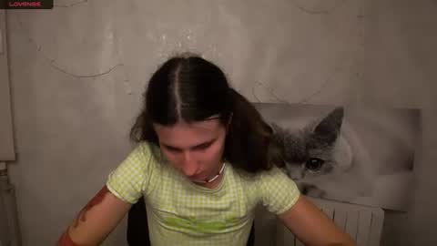 Snapshot of lauradre_ chatting on 07/20/26, 10:39 Laura online show from 07/20/26, 10:39