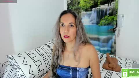 Laura online show from 01/11/26, 07:24