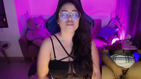 Snapshot of laurahawkes chatting on 03/01/25, 05:31 laura online show from 03/01/25, 05:31