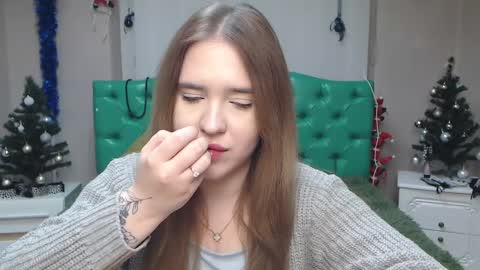 Snapshot of laurahlot chatting on 12/28/24, 10:55 LauraHlot online show from 12/28/24, 10:55