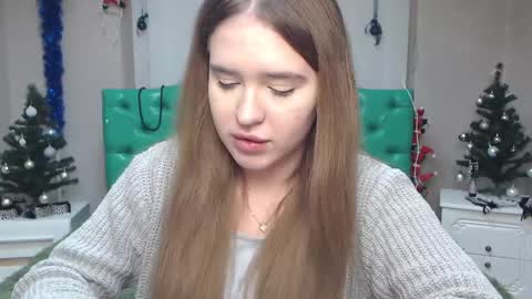 Snapshot of laurahlot chatting on 12/29/24, 01:56 LauraHlot online show from 12/29/24, 01:56